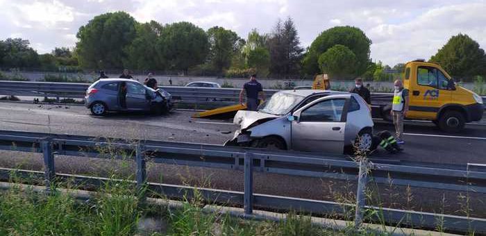 incidente con auto contromano